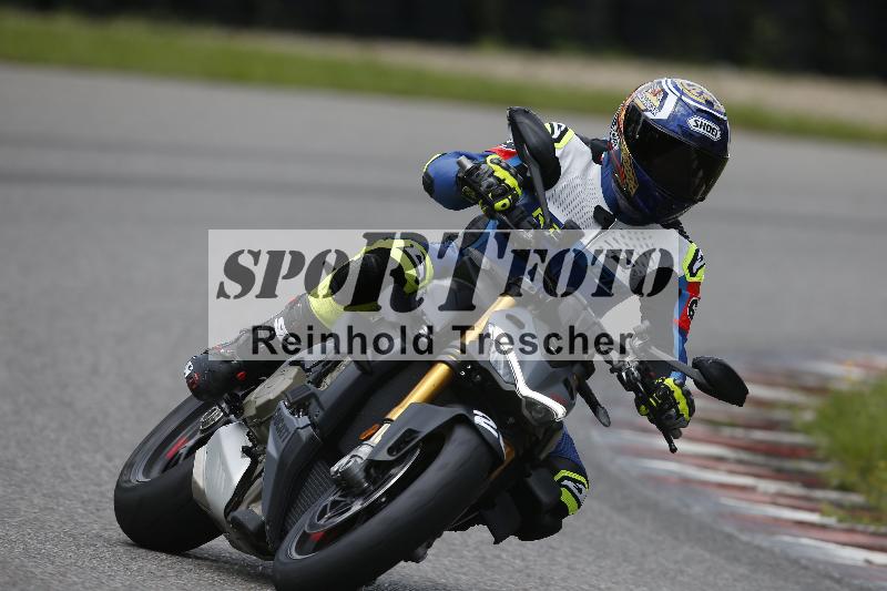 /Archiv-2024/29 12.06.2024 MOTO.CH Track Day ADR/Gruppe gelb/26